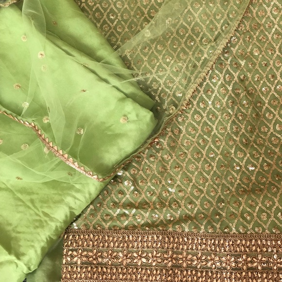 Unstitched Salwar kameez stuff - Picture 4 of 4